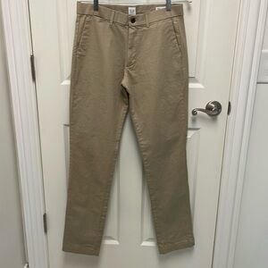 Gap Mens khaki slim pants- NWOT - 30 x 34